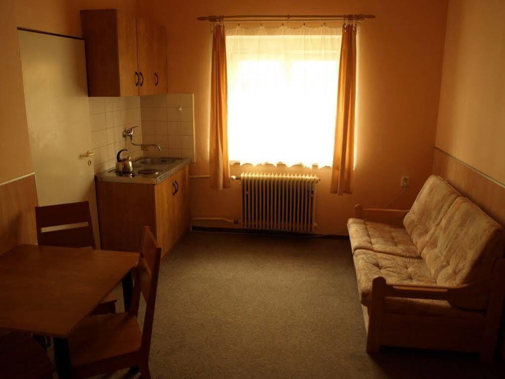 Hostel Sokol Troja Prague Extérieur photo